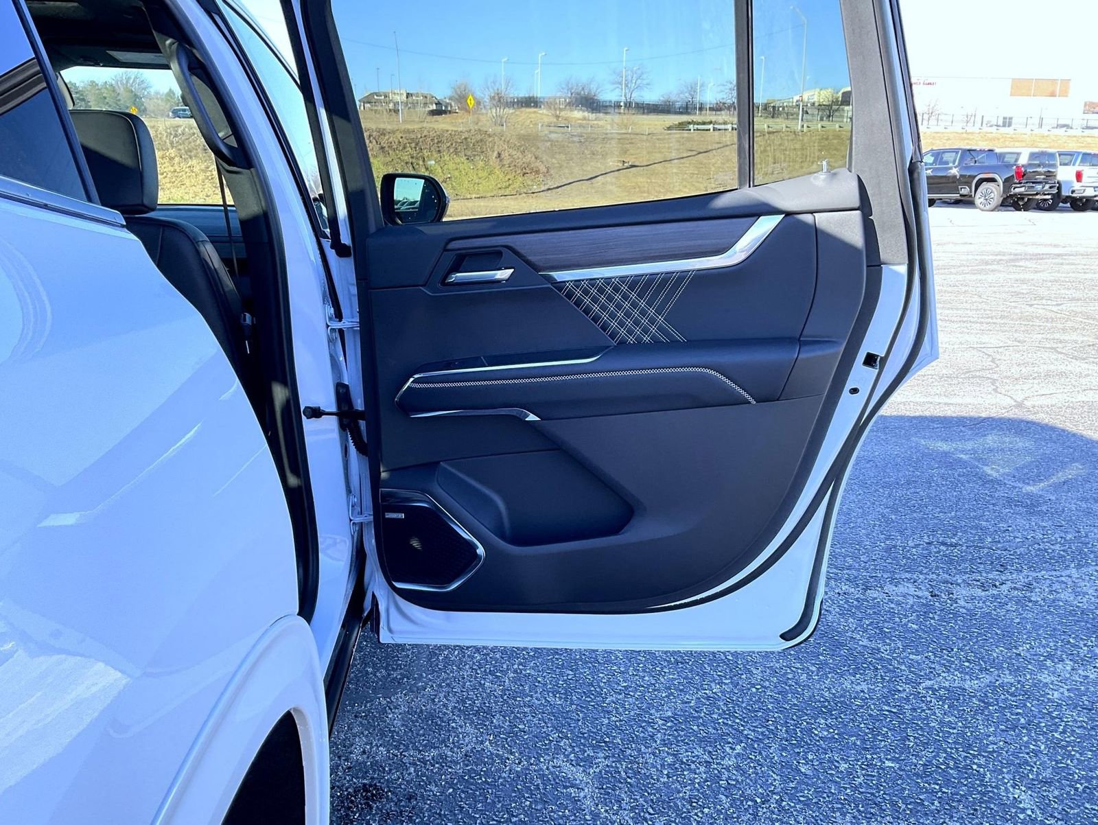 New 2026 GMC Acadia Denali w/ Super Cruise Package image 17