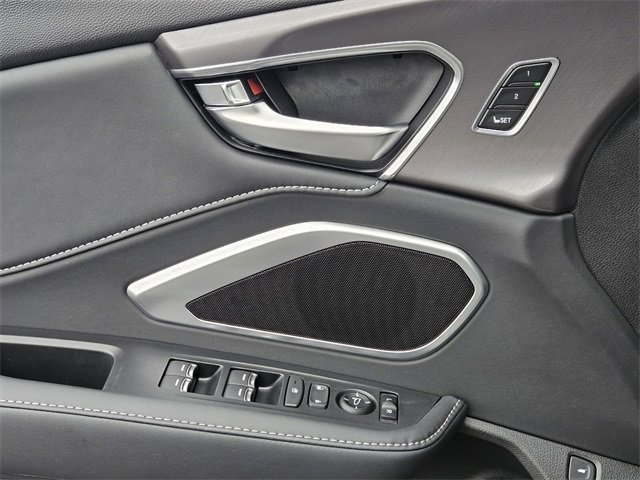 Used 2025 Acura RDX SH-AWD image 26
