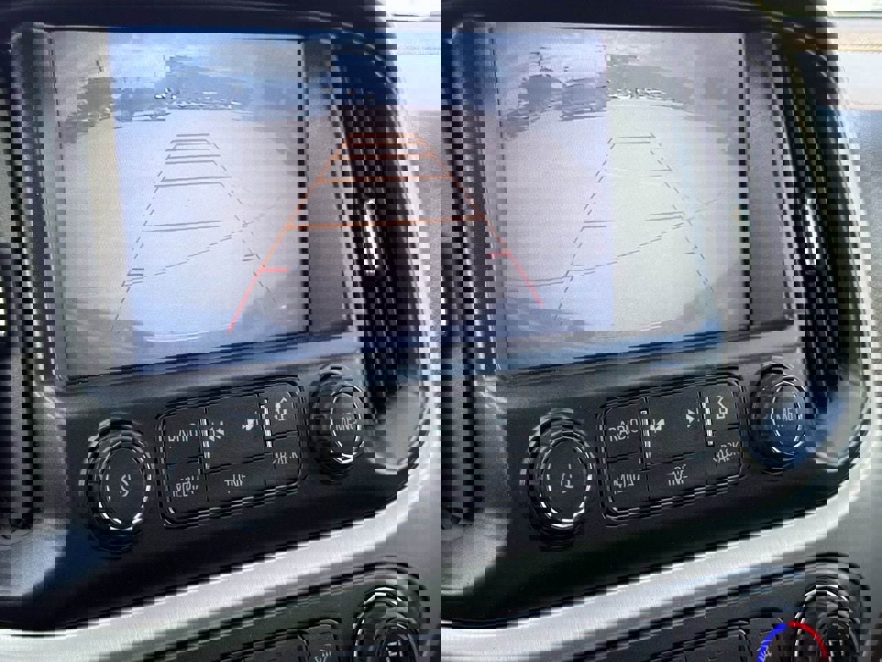 Used 2016 GMC Canyon SLT w/ Driver Alert Package image 19