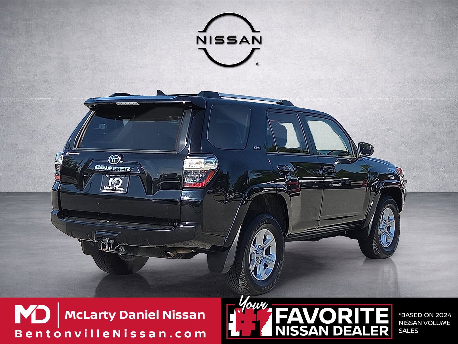 Used 2024 Toyota 4Runner SR5 AWD/4WD image 5