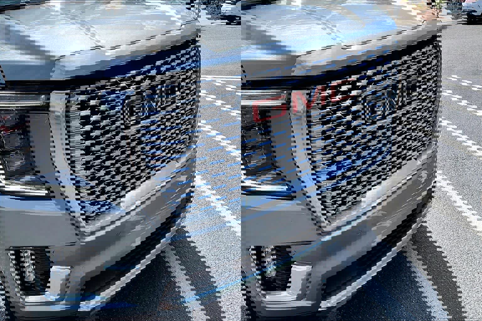 Used 2023 GMC Yukon Denali w/ Advanced Technology Package image 30