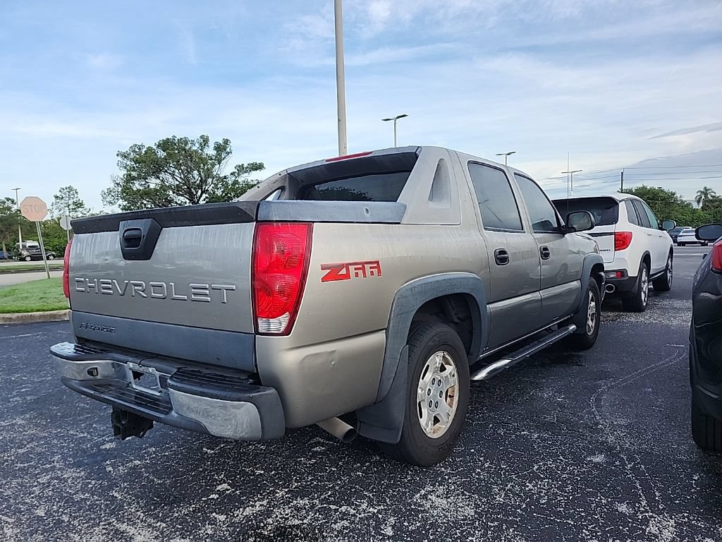 Used 2003 Chevrolet Avalanche 2WD image 2