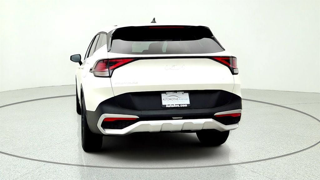Used 2025 Kia Sportage LX FWD image 6