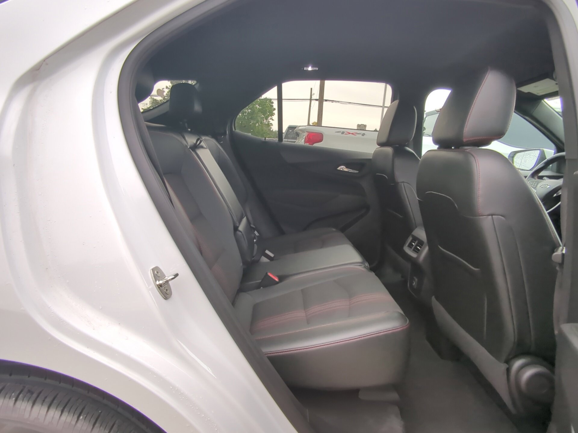 Used 2023 Chevrolet Equinox RS AWD/4WD image 11