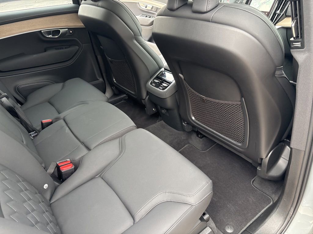 Certified 2025 Volvo XC90 B5 Plus AWD/4WD image 43