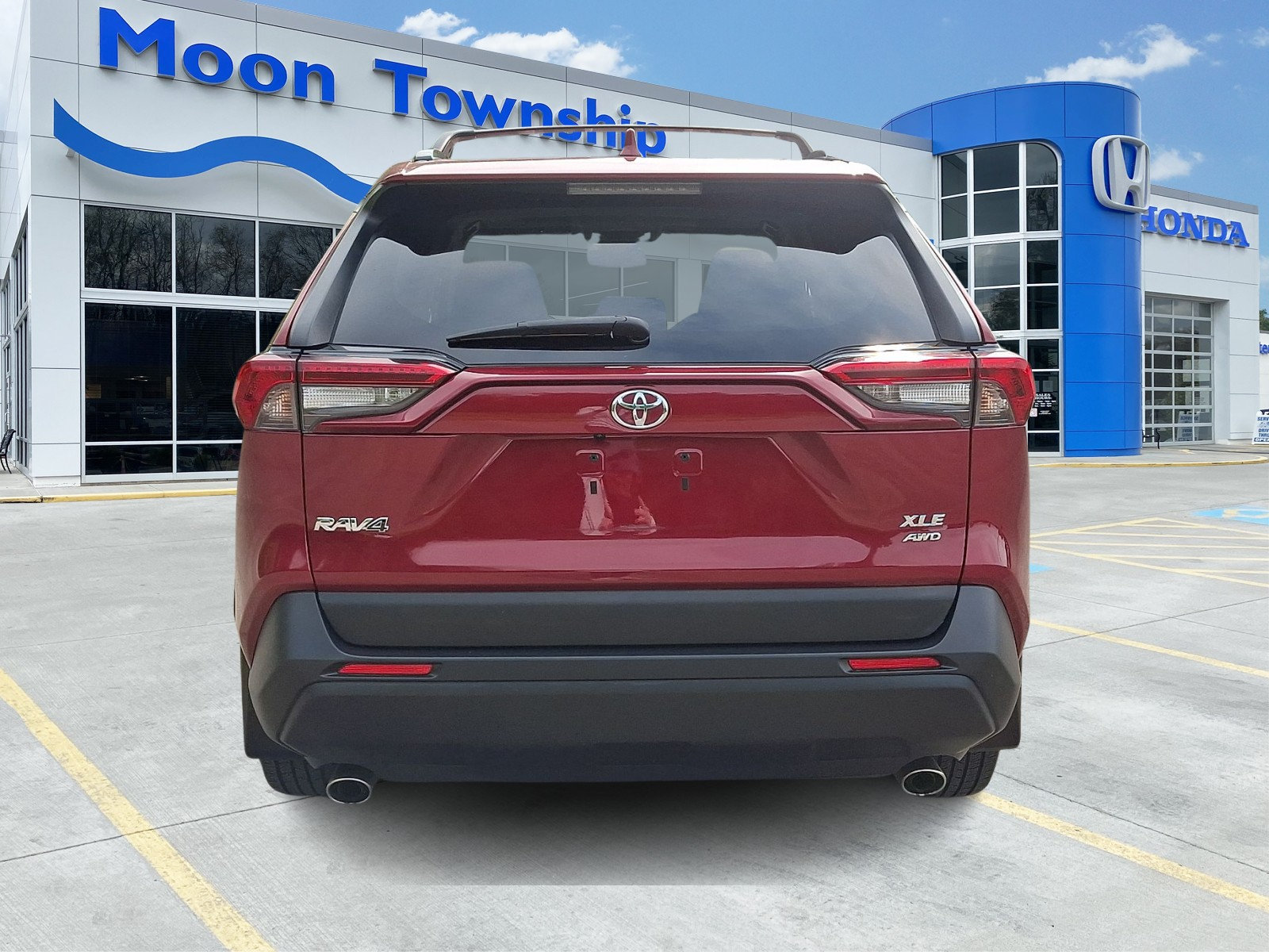 Used 2020 Toyota RAV4 XLE w/ Convenience Package AWD/4WD image 5