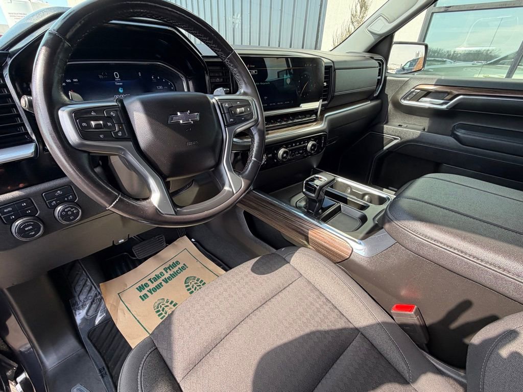 Used 2023 Chevrolet Silverado 1500 RST w/ Z71 Off-Road Package AWD/4WD image 12