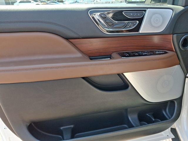 Certified 2023 Lincoln Navigator L Reserve AWD/4WD image 12