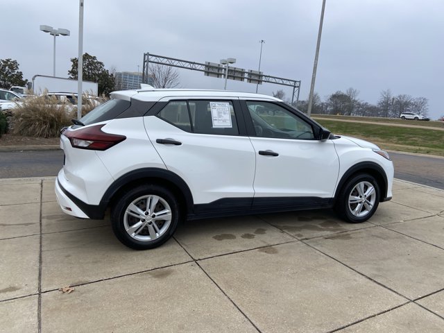 Used 2022 Nissan Kicks S image 11