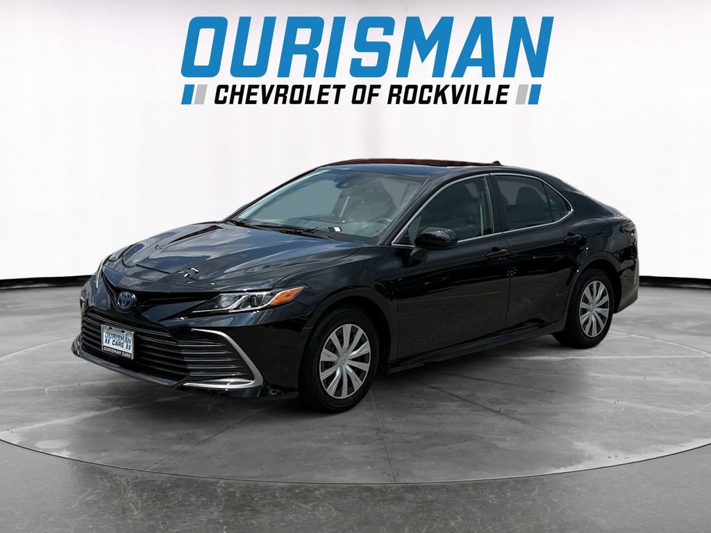 Used 2022 Toyota Camry LE FWD image 2