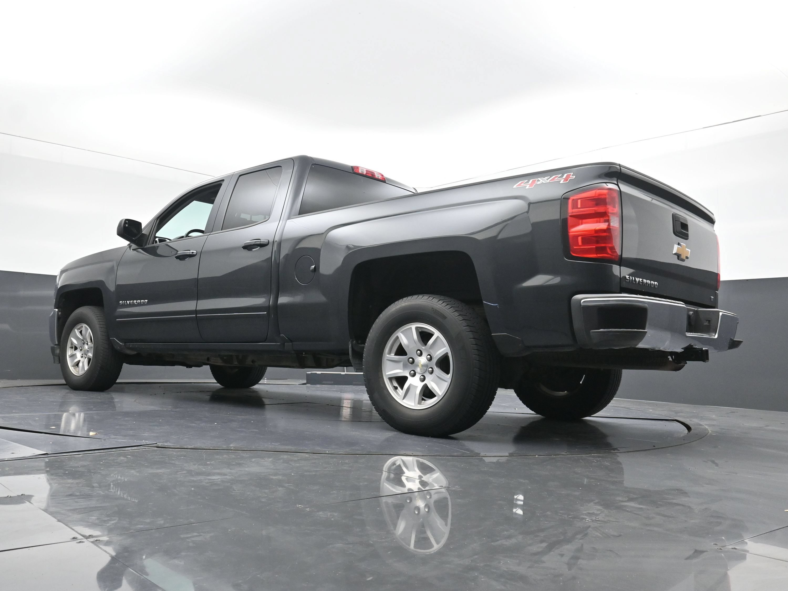 Used 2017 Chevrolet Silverado 1500 LT w/ All Star Edition AWD/4WD image 28