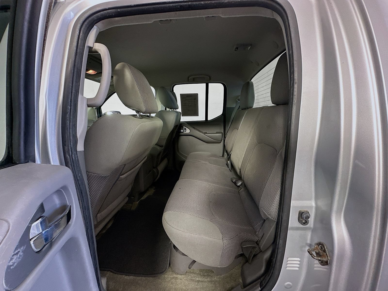 Used 2013 Nissan Frontier SV w/ SV Value Truck Pkg AWD/4WD image 22