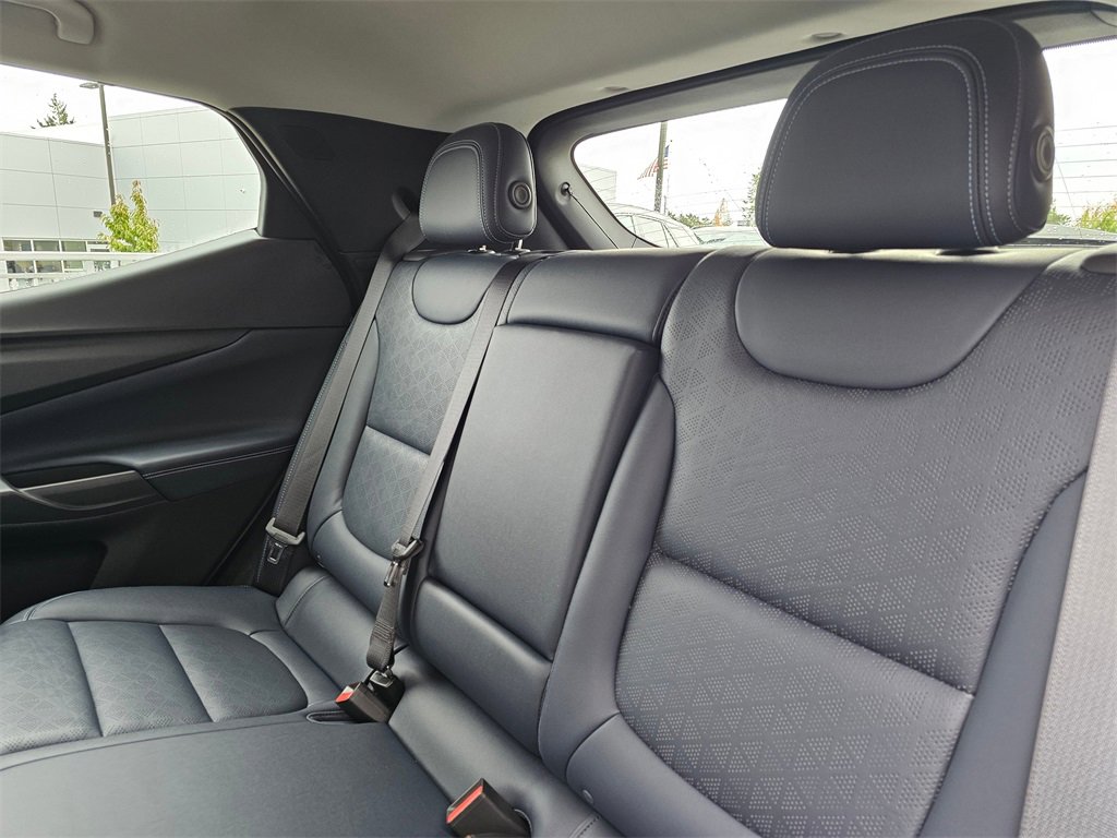 Used 2022 Chevrolet Bolt EUV LT w/ Convenience Package image 19