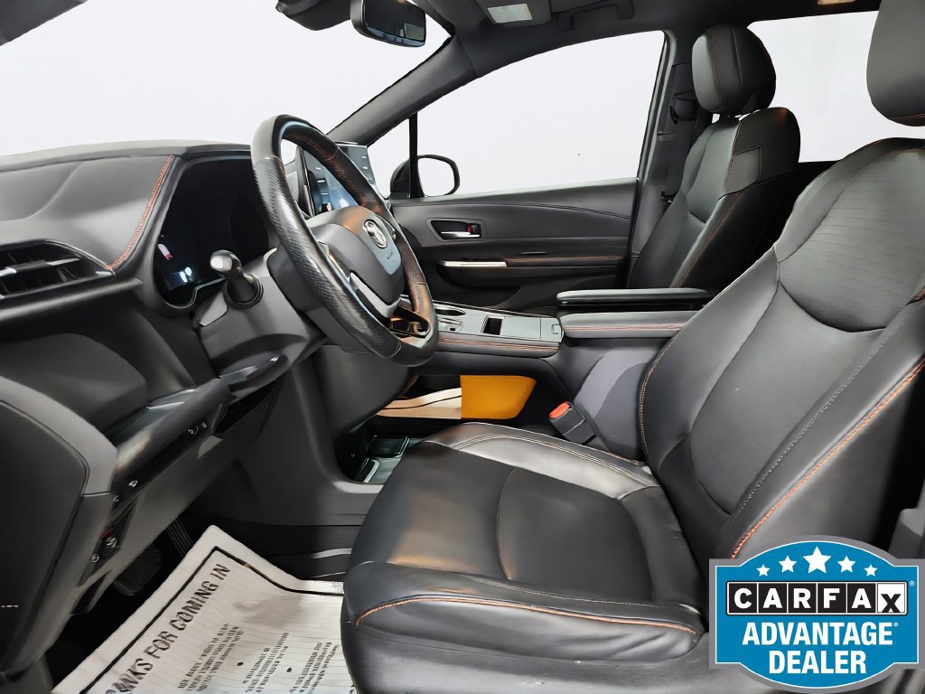 Used 2022 Toyota Sienna XSE FWD image 17