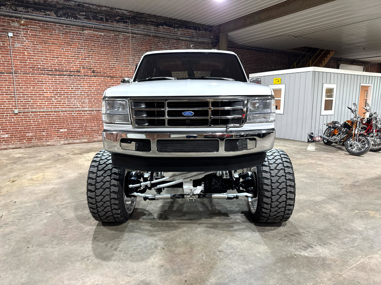 Used 1994 Ford Bronco XLT image 3