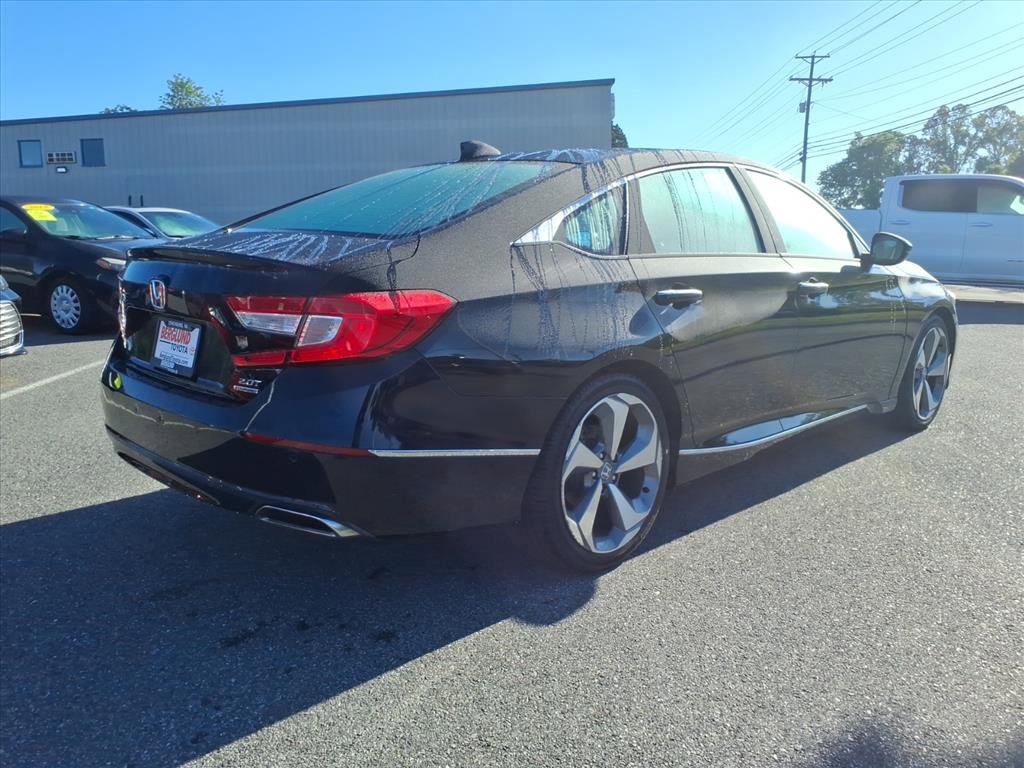 Used 2018 Honda Accord Touring image 4