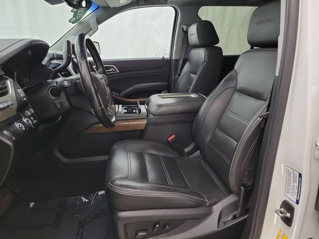 Certified 2020 GMC Yukon Denali w/ Denali Ultimate Package AWD/4WD image 9