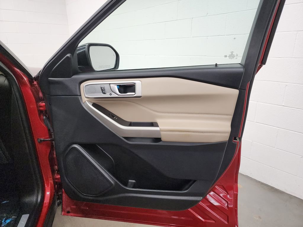 Used 2021 Ford Explorer Limited w/ Equipment Group 301A image 38