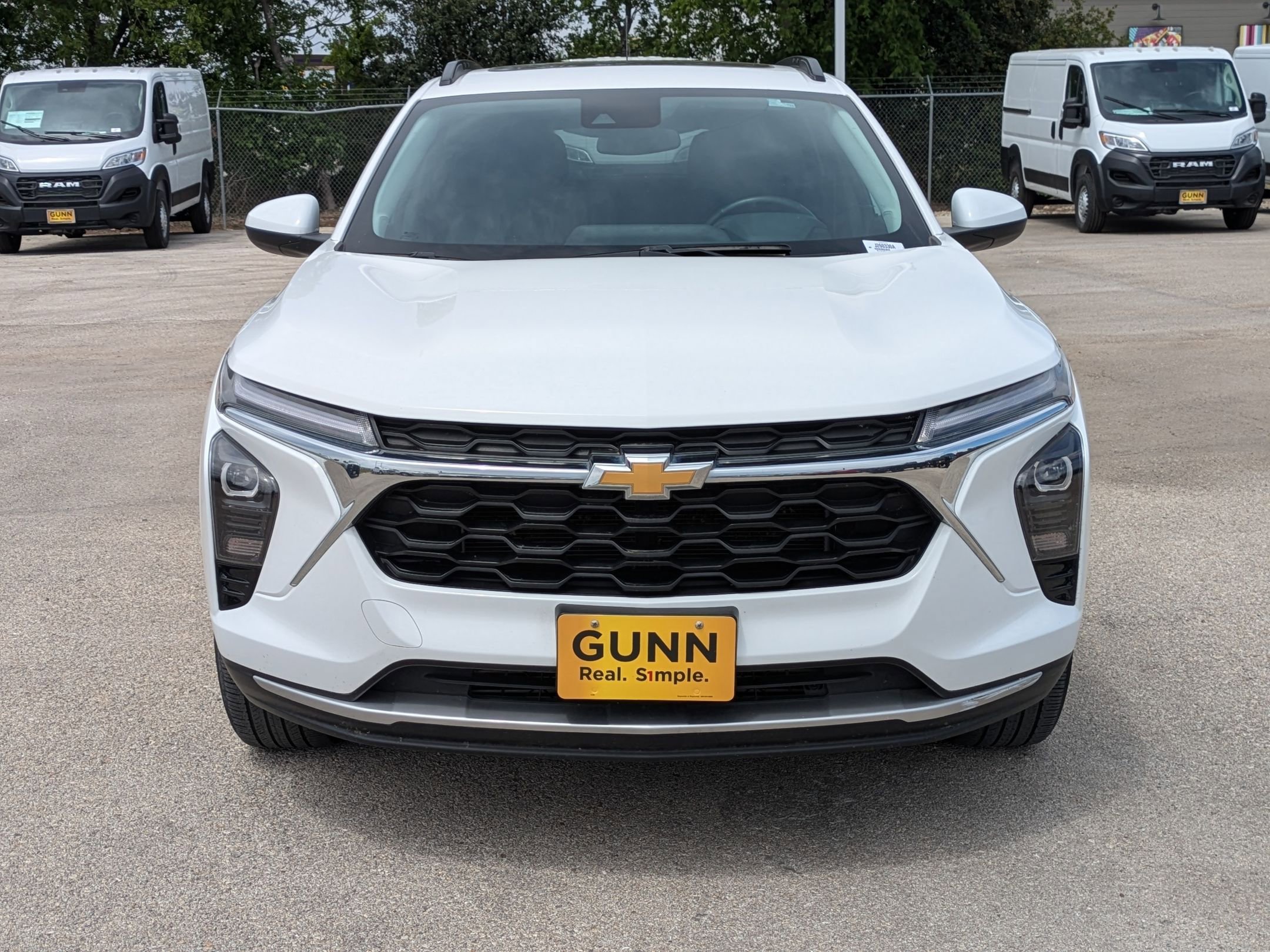 Used 2024 Chevrolet Trax LT w/ Sunroof Package FWD image 8