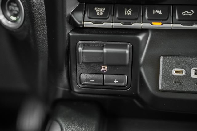 Used 2022 GMC Sierra 3500 Denali w/ Denali Ultimate Package AWD/4WD image 31