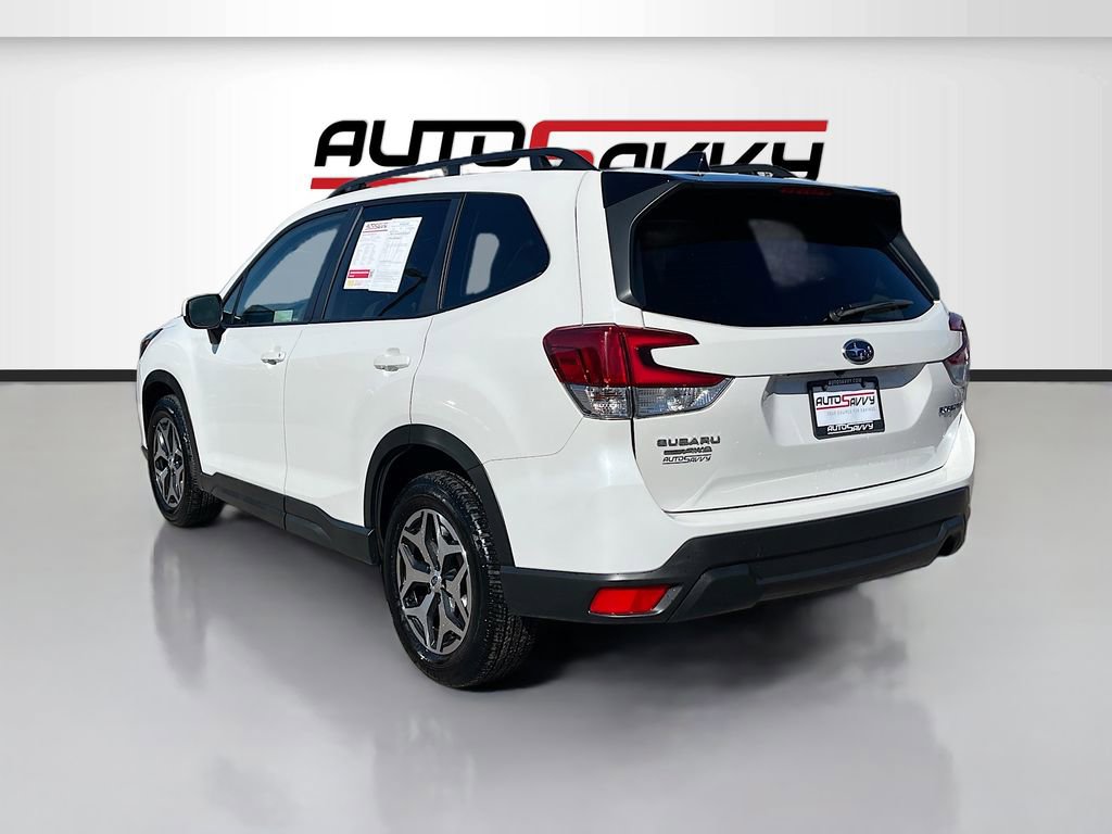 Used 2024 Subaru Forester Premium image 5