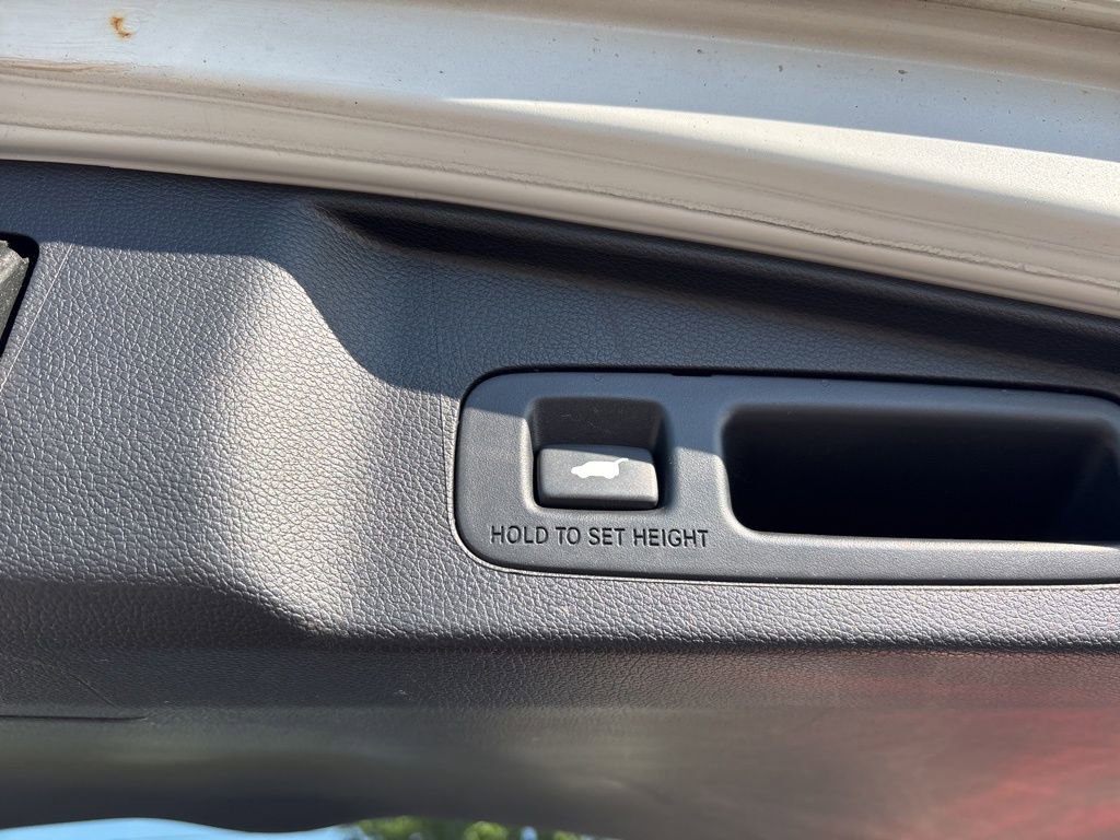 Used 2018 Honda CR-V Touring image 12