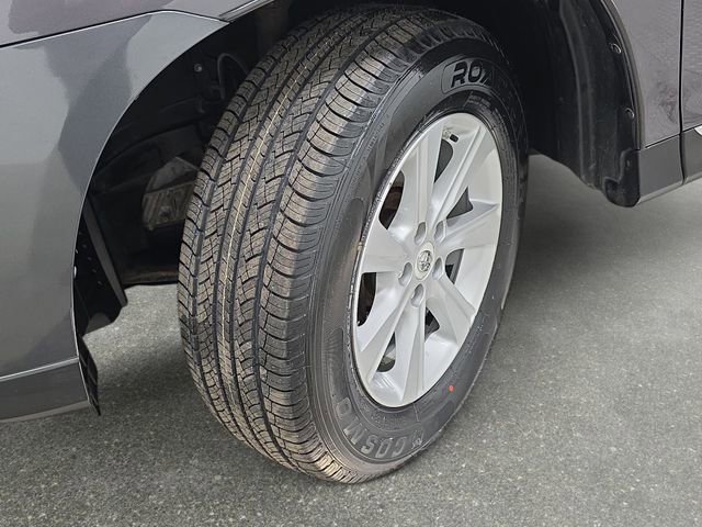 Used 2012 Toyota Highlander 4WD w/ Tech Pkg image 29