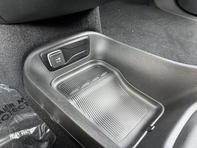New 2027 Chrysler Pacifica Select FWD image 26