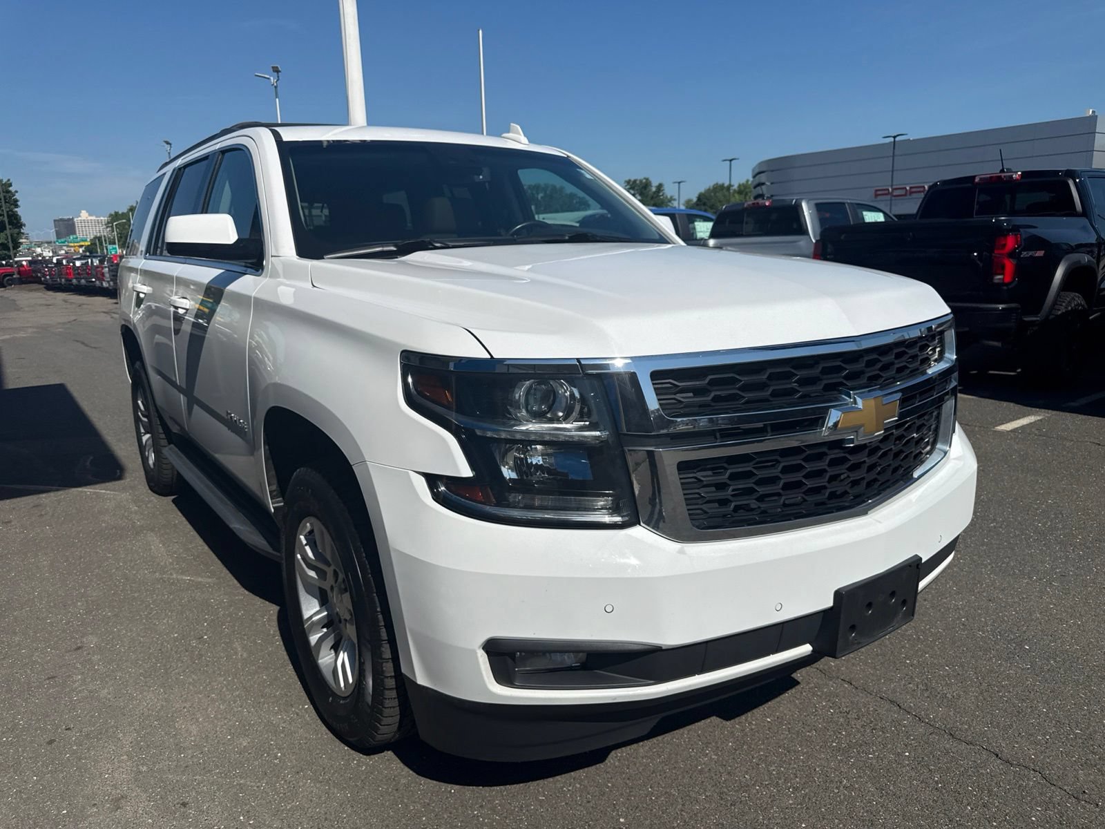 Used 2019 Chevrolet Tahoe LT w/ Luxury Package AWD/4WD image 4