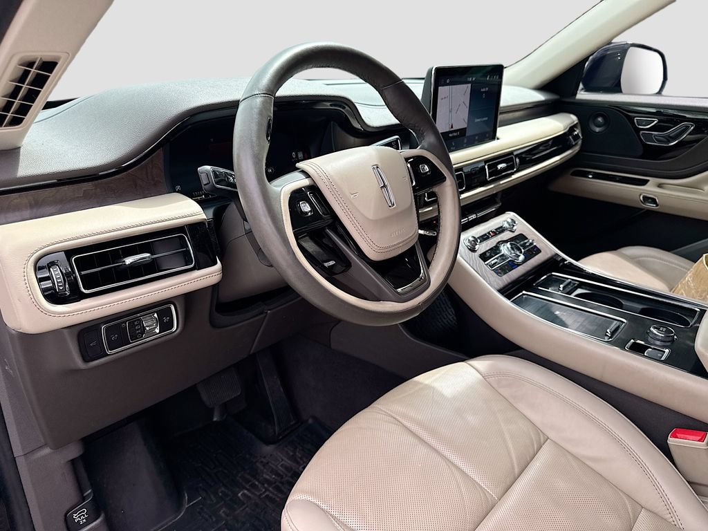 Used 2024 Lincoln Aviator Reserve w/ Equipment Group 201A RWD image 10