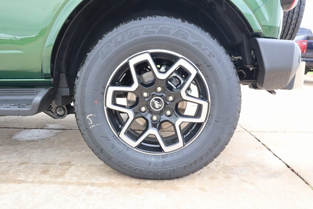 New 2025 Ford Bronco Outer Banks image 3