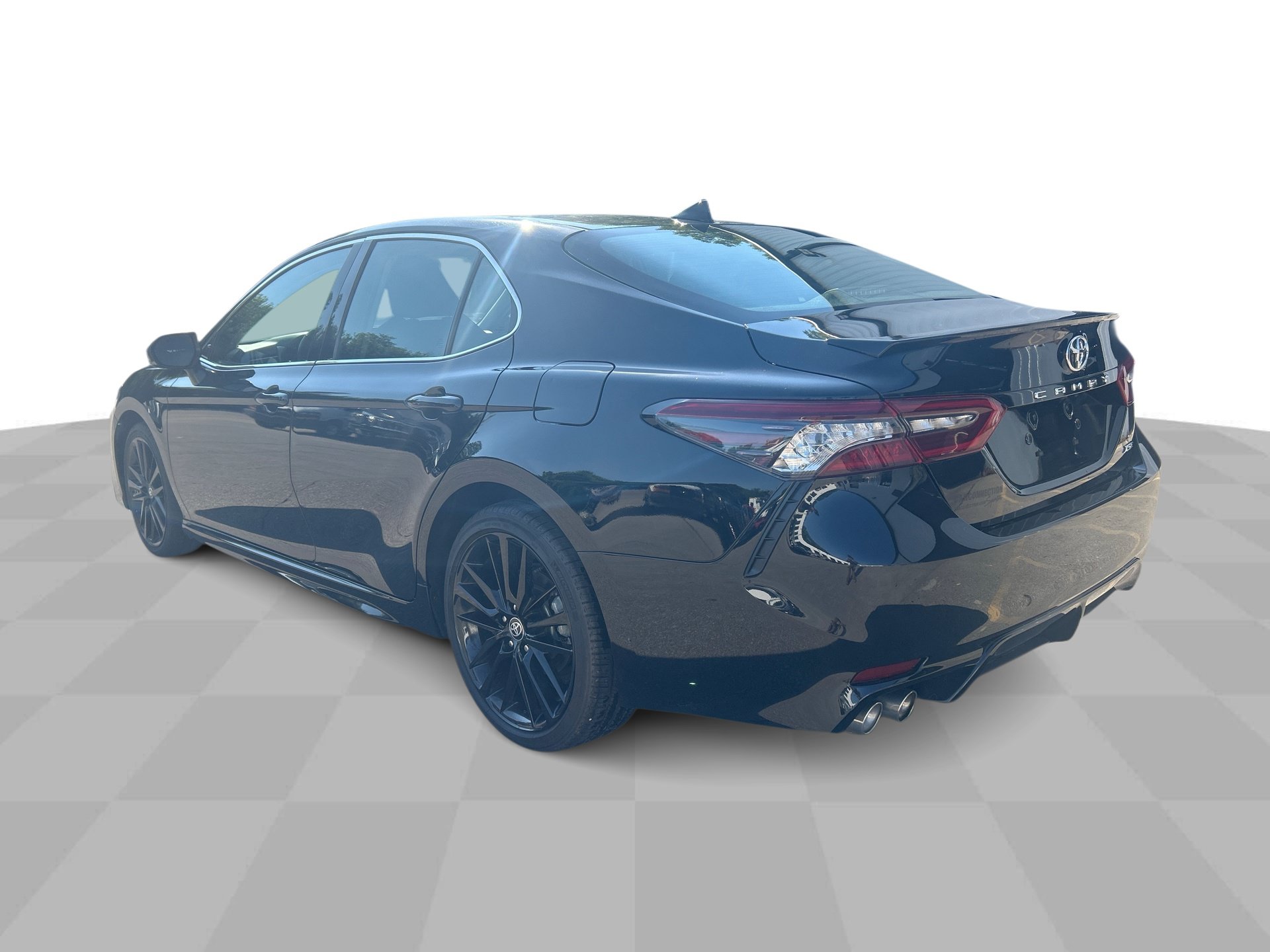Used 2024 Toyota Camry XSE FWD image 7