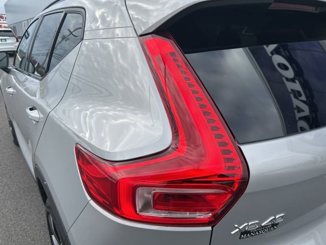 Certified 2025 Volvo XC40 B5 Plus AWD/4WD image 10