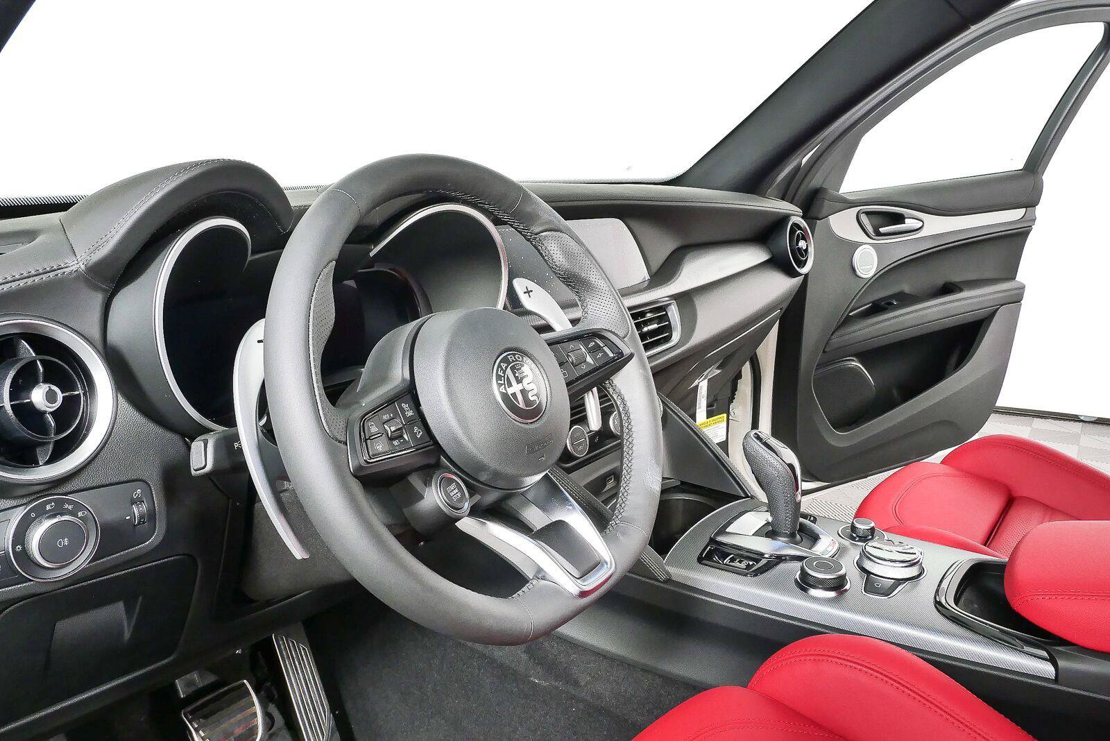 New 2026 Alfa Romeo Stelvio Sprint AWD/4WD image 4