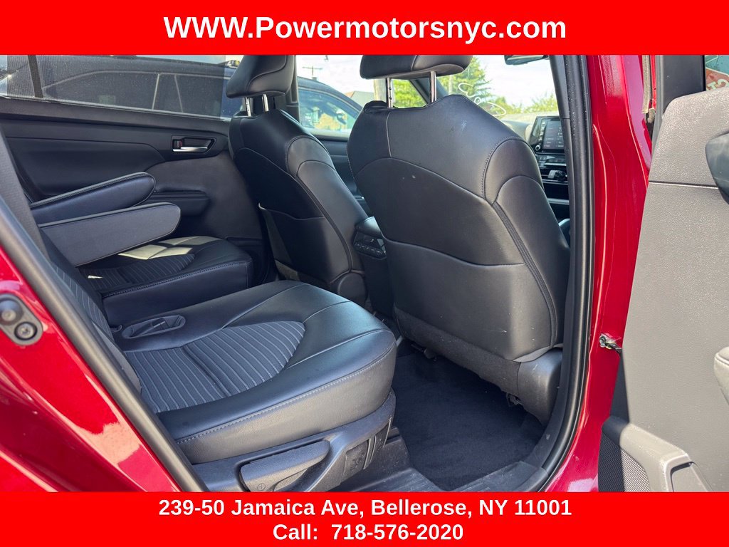 Used 2022 Toyota Highlander XSE FWD image 29