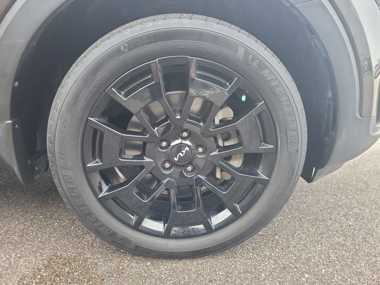 Used 2022 Kia Telluride SX image 32