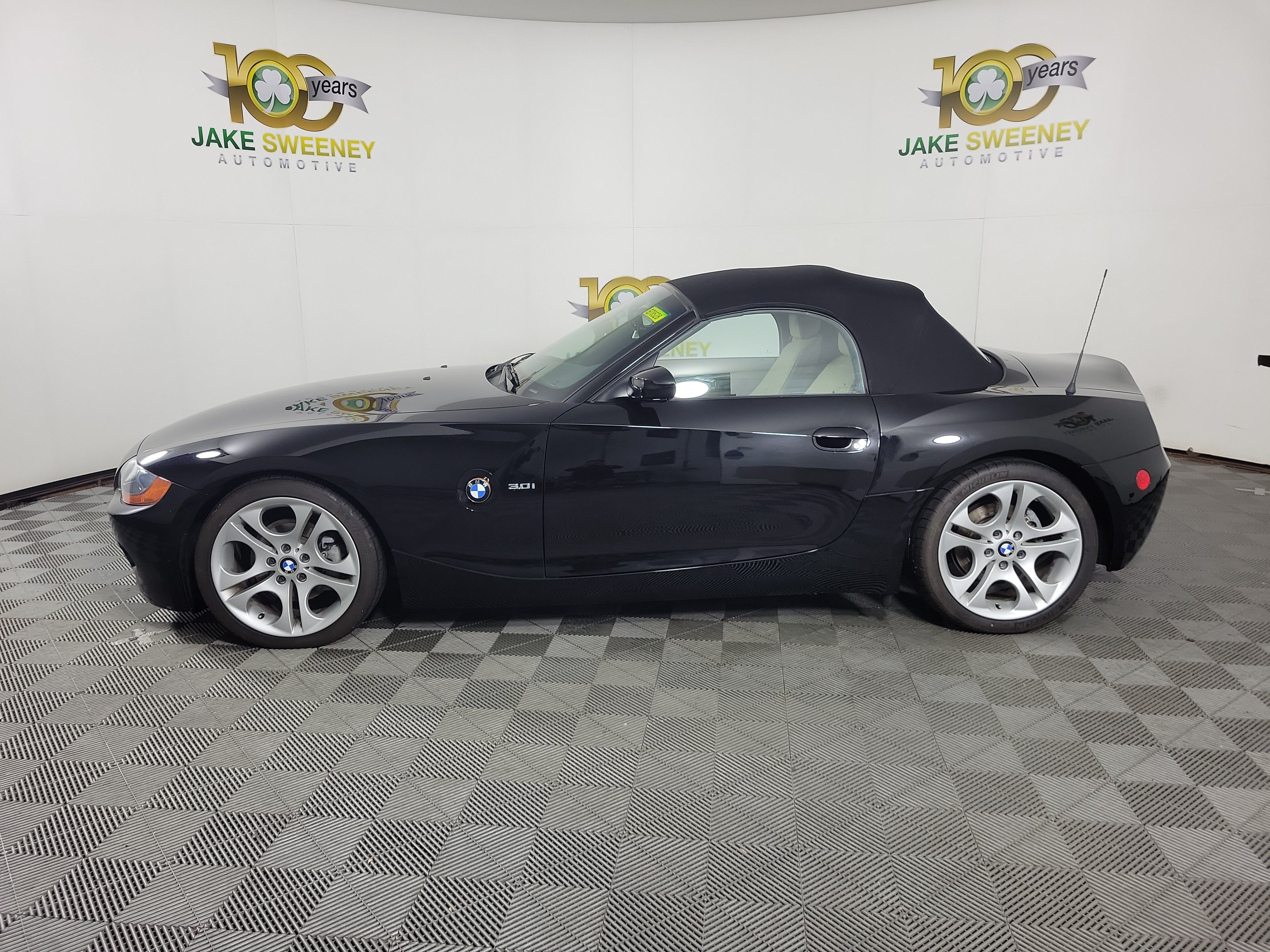 Used 2003 BMW Z4 3.0i RWD image 2