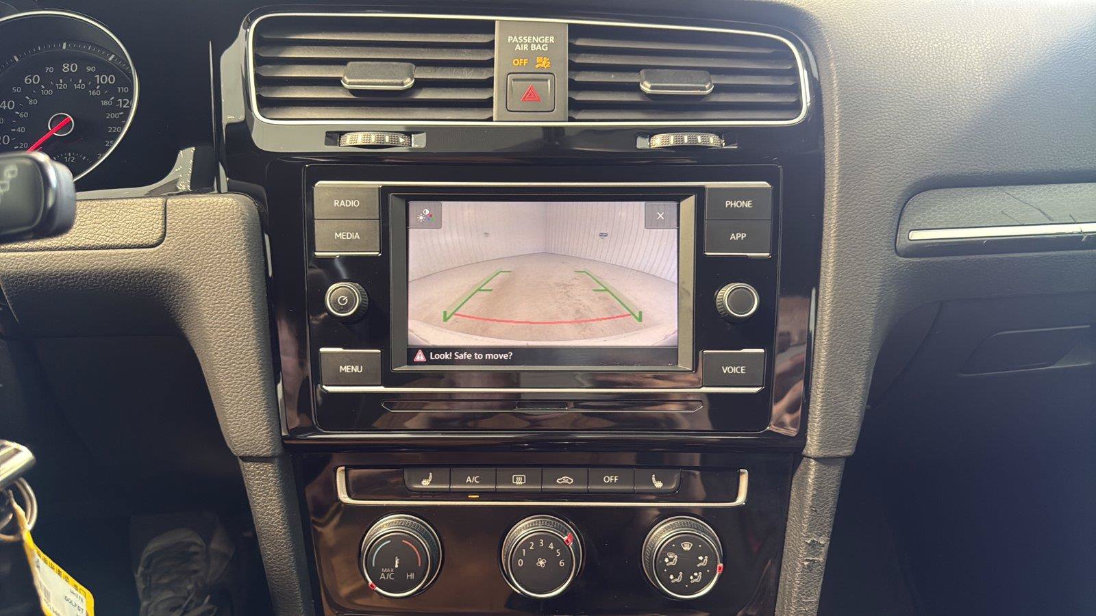 Used 2020 Volkswagen Golf 4-Door FWD image 19