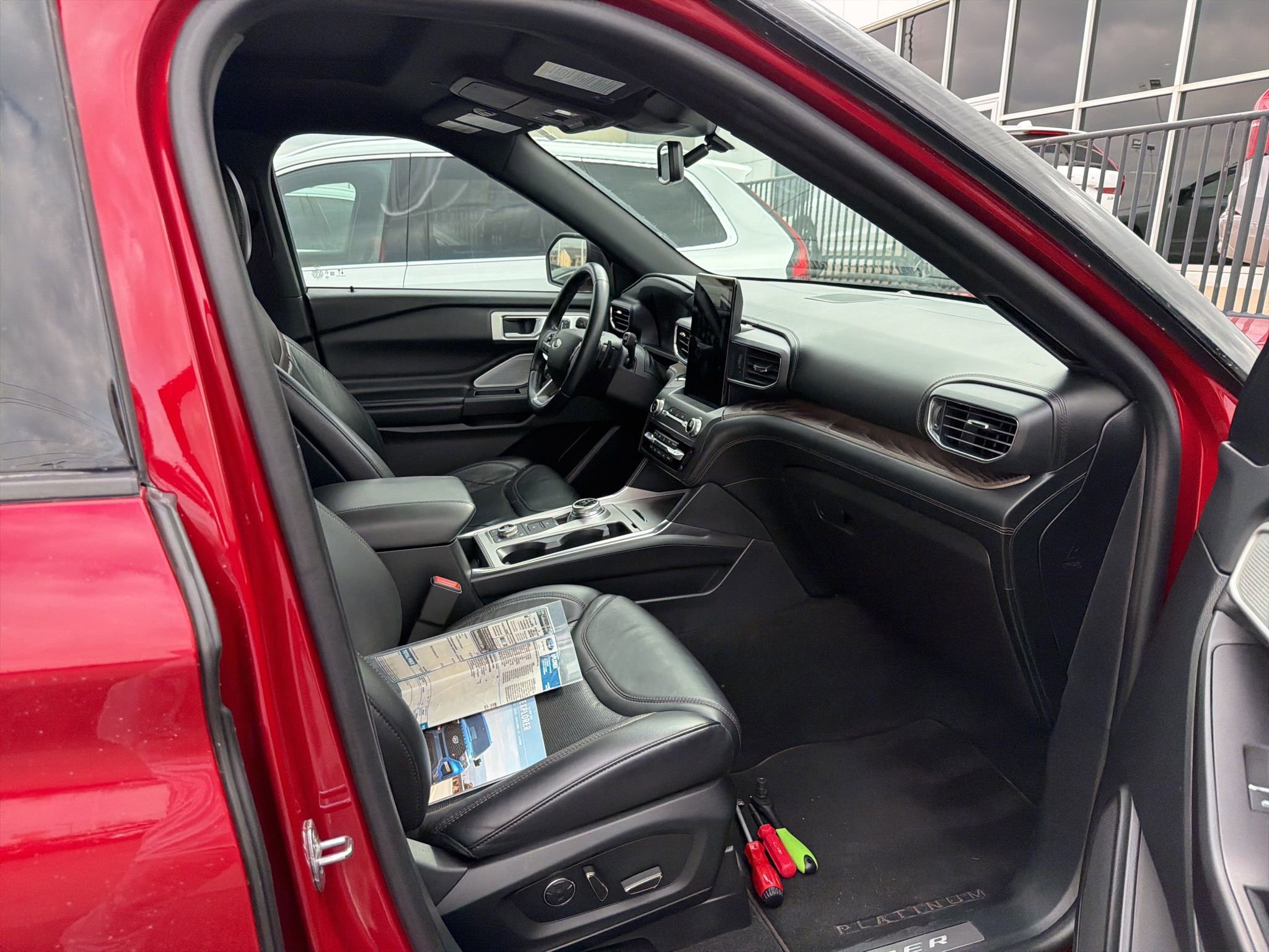 Used 2020 Ford Explorer Platinum w/ Premium Technology Package image 6