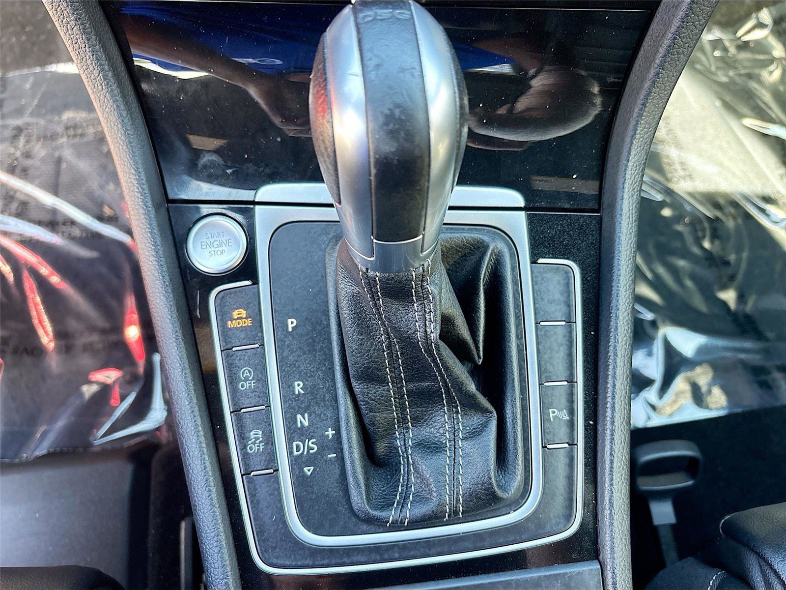 Used 2018 Volkswagen Golf 4-Door image 18