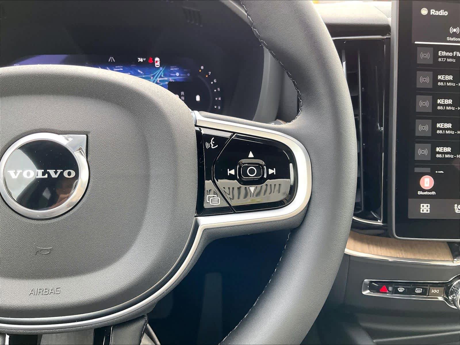 New 2026 Volvo XC60 B5 Plus w/ Protection Package Premier AWD/4WD image 18