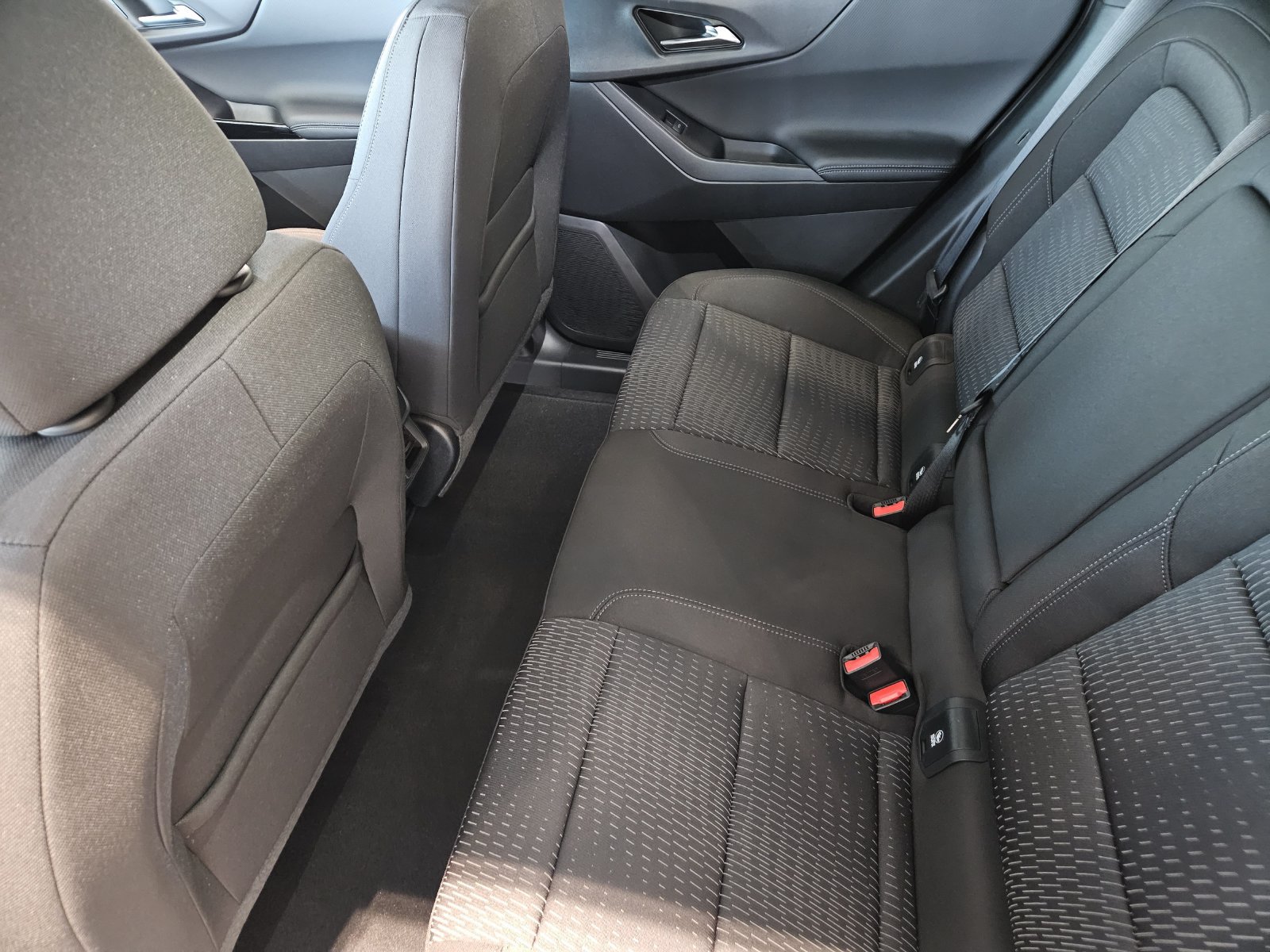 New 2027 Chevrolet Equinox LT w/ Safety and Technology Package FWD image 26