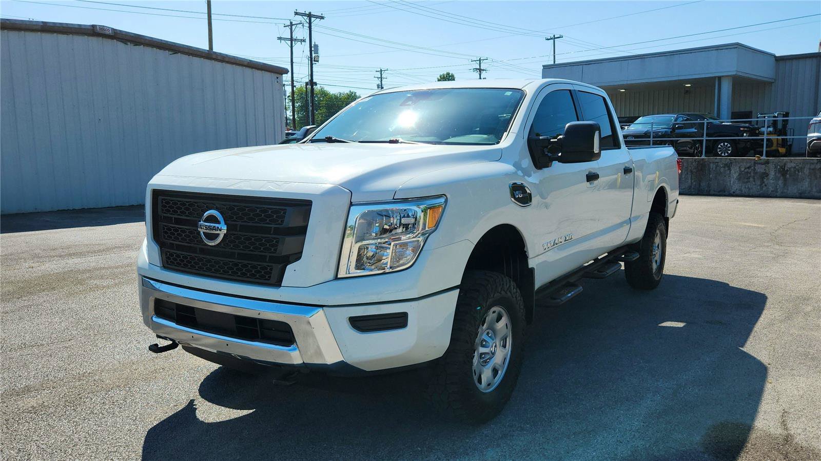 Used 2022 Nissan Titan SV AWD/4WD image 4
