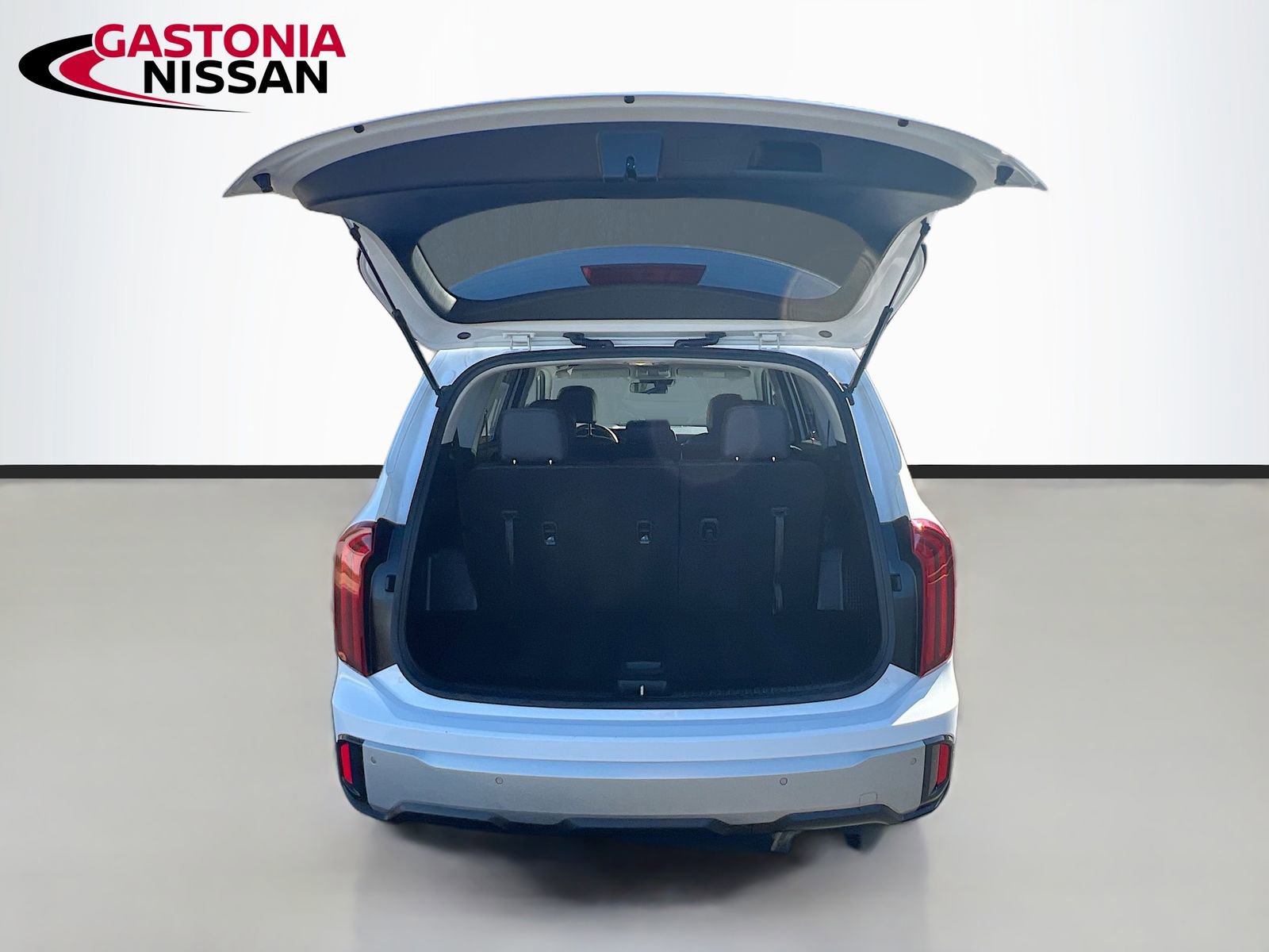 Used 2023 Kia Telluride LX image 35