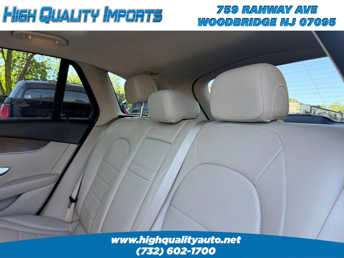 Used 2021 Mercedes-Benz GLC 300 4MATIC w/ Multimedia Package image 46