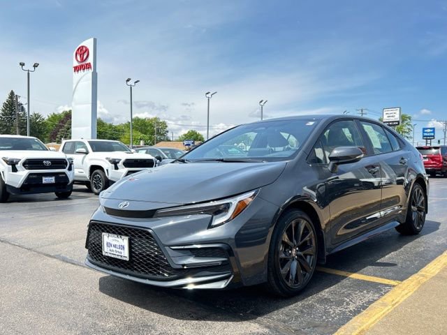 Used 2026 Toyota Corolla SE w/ SE Premium Package AWD/4WD image 5
