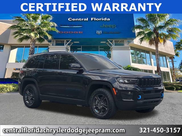Certified 2025 Jeep Grand Cherokee Trailhawk w/ Advanced Protech Group II AWD/4WD image 1