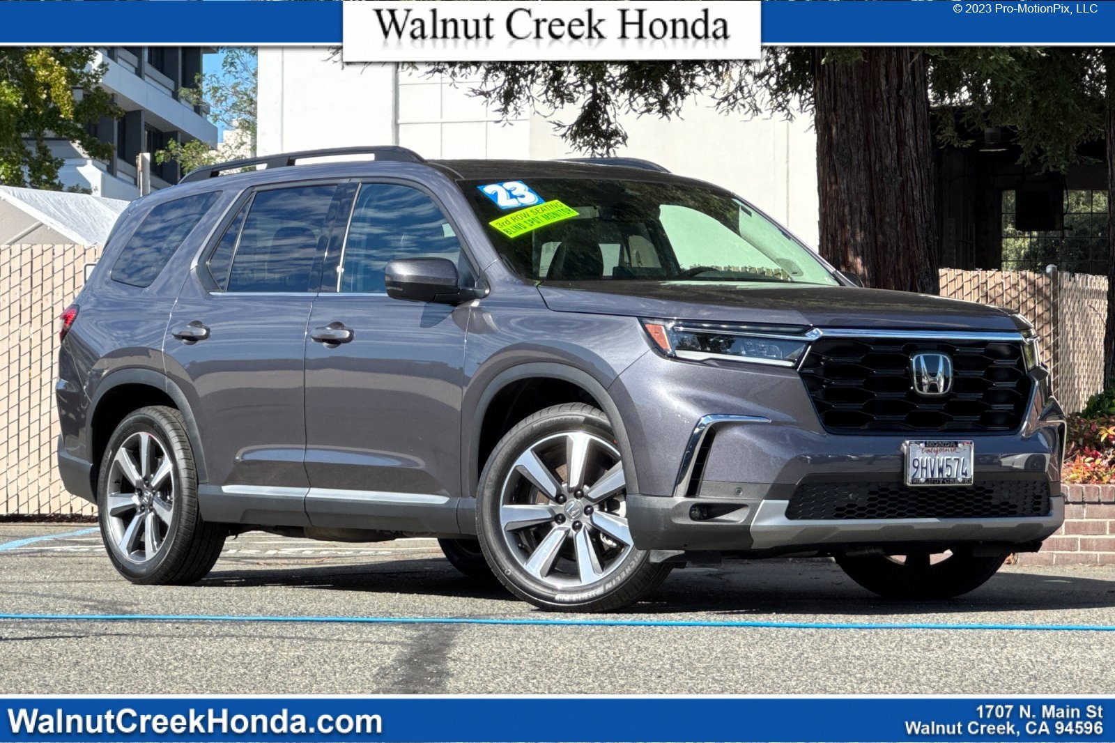 Used 2023 Honda Pilot Touring image 1