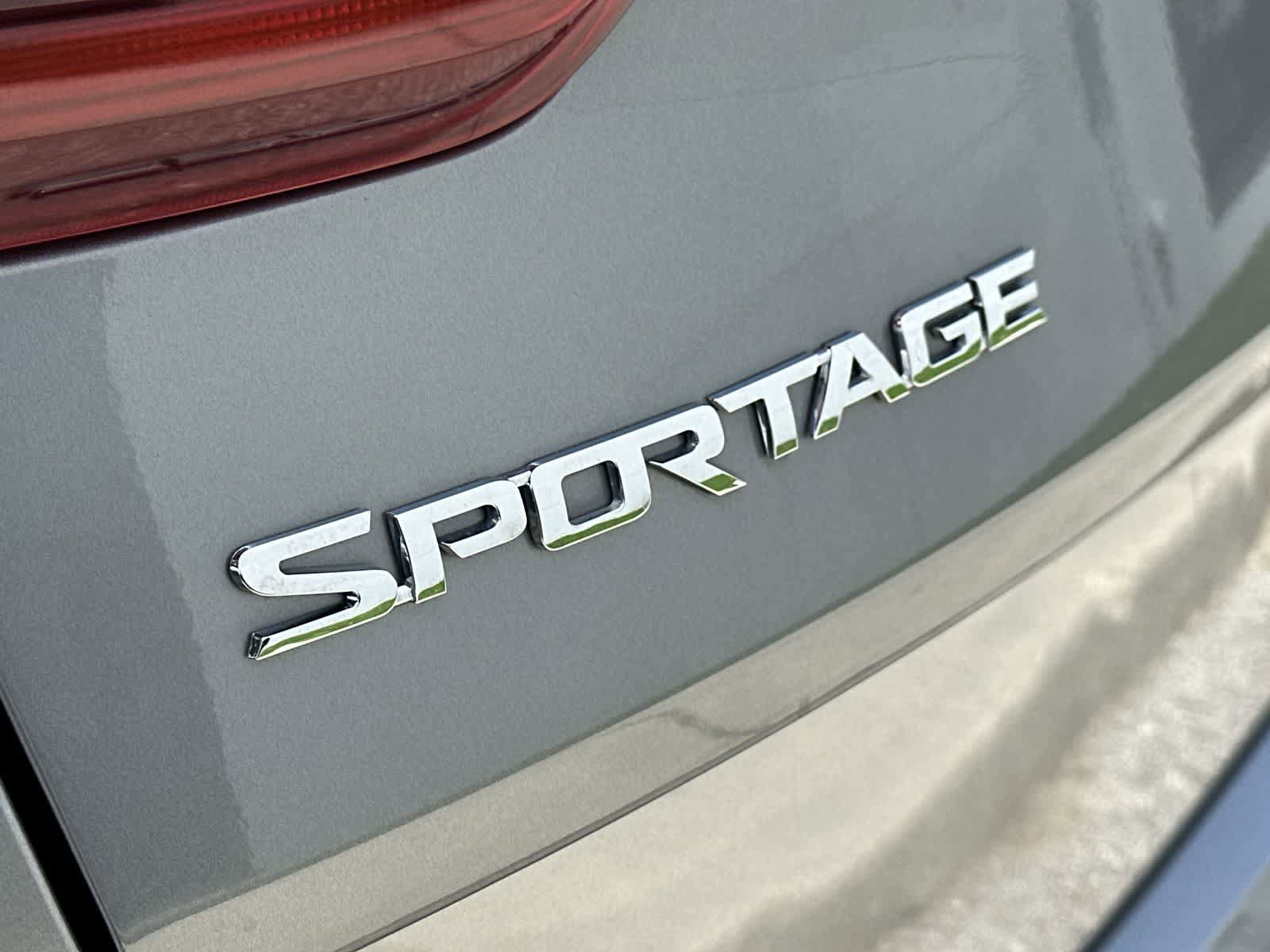 Used 2022 Kia Sportage LX image 15