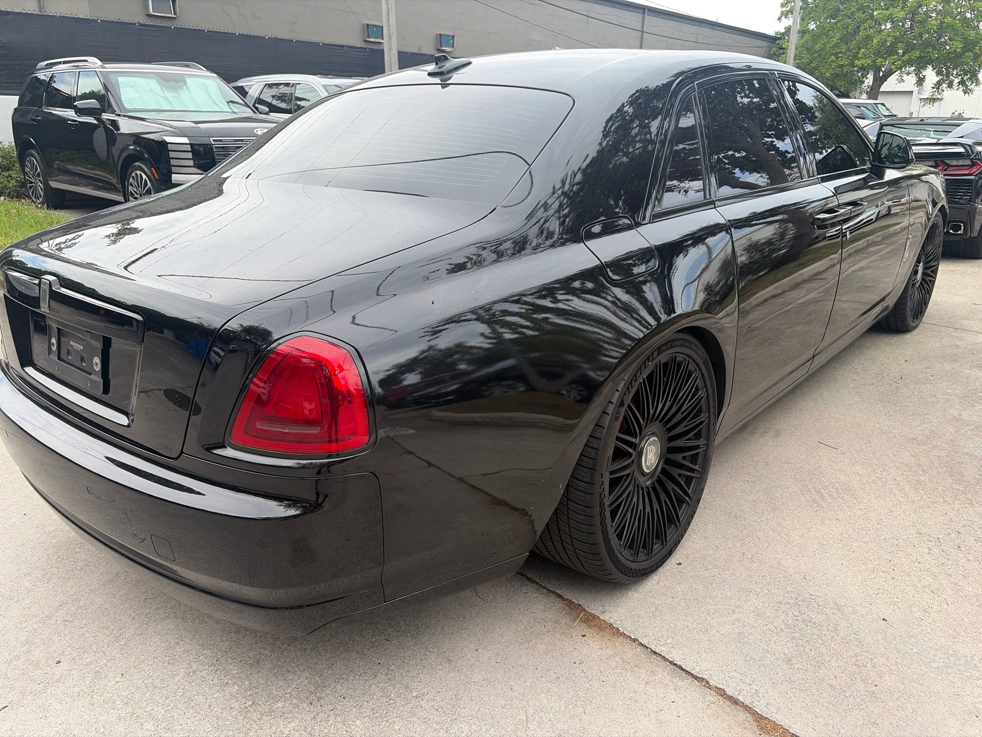 Used 2015 Rolls-Royce Ghost RWD image 3